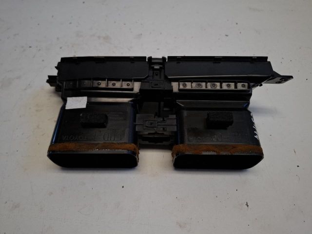 bontott TOYOTA YARIS Középső Szellőző