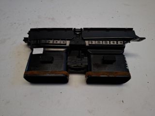 bontott TOYOTA YARIS Középső Szellőző