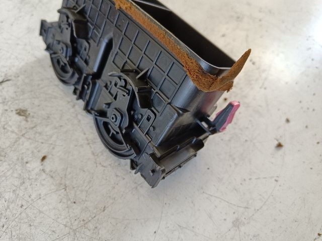 bontott TOYOTA YARIS Középső Szellőző