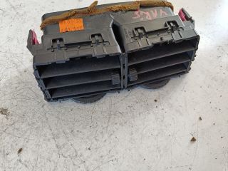 bontott TOYOTA YARIS Középső Szellőző