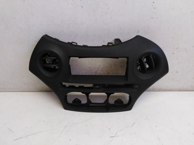 bontott TOYOTA YARIS Középső Szellőző