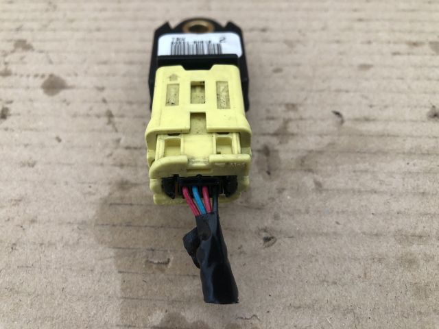 bontott TOYOTA YARIS Központi Ütközés Érzékelő