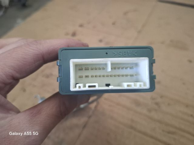 bontott TOYOTA YARIS Központizár Elektronika