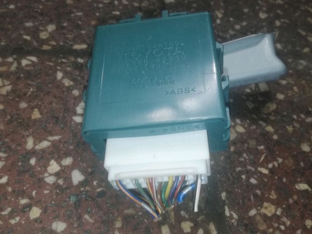 bontott TOYOTA YARIS Központizár Elektronika