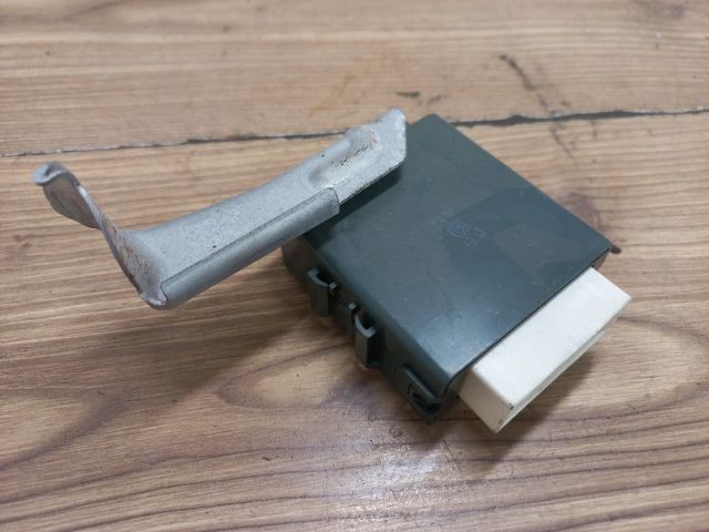 bontott TOYOTA YARIS Központizár Elektronika