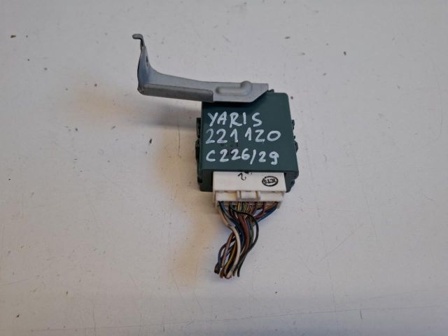 bontott TOYOTA YARIS Központizár Elektronika