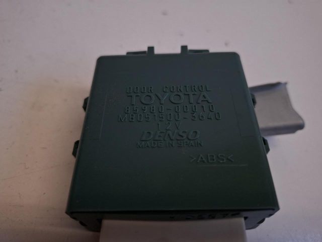 bontott TOYOTA YARIS Központizár Elektronika