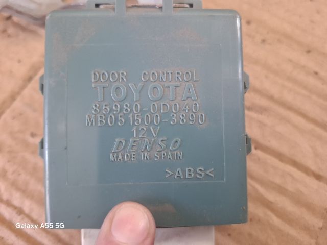 bontott TOYOTA YARIS Központizár Elektronika