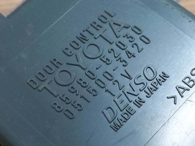 bontott TOYOTA YARIS Központizár Elektronika