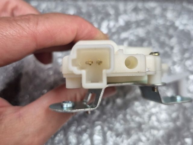 bontott TOYOTA YARIS Központizár Motor Csomagtérajtó