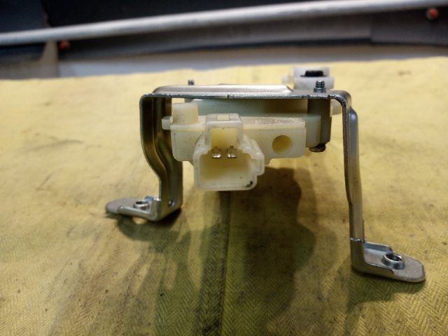 bontott TOYOTA YARIS Központizár Motor Csomagtérajtó