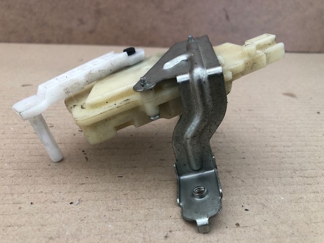 bontott TOYOTA YARIS Központizár Motor Csomagtérajtó