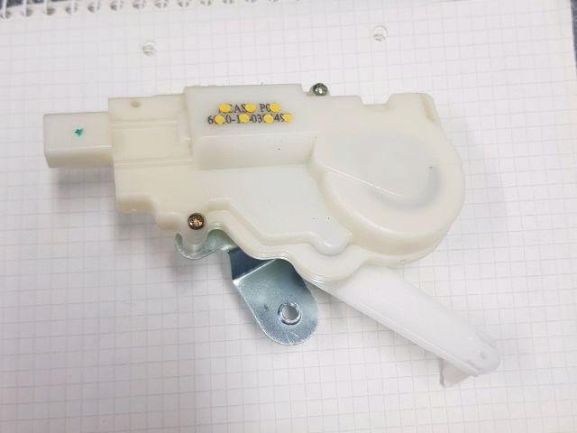 bontott TOYOTA YARIS Központizár Motor Csomagtérajtó