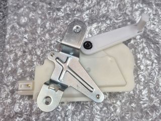 bontott TOYOTA YARIS Központizár Motor Csomagtérajtó