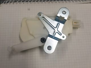 bontott TOYOTA YARIS Központizár Motor Csomagtérajtó