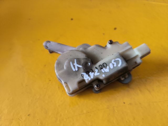 bontott TOYOTA YARIS Központizár Motor Csomagtérajtó