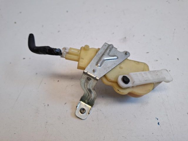 bontott TOYOTA YARIS Központizár Motor Csomagtérajtó