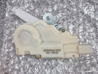 bontott TOYOTA YARIS Központizár Motor Csomagtérajtó