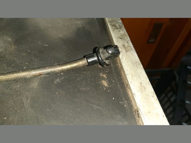 bontott TOYOTA YARIS Motorháztető Kitámasztó Rúd