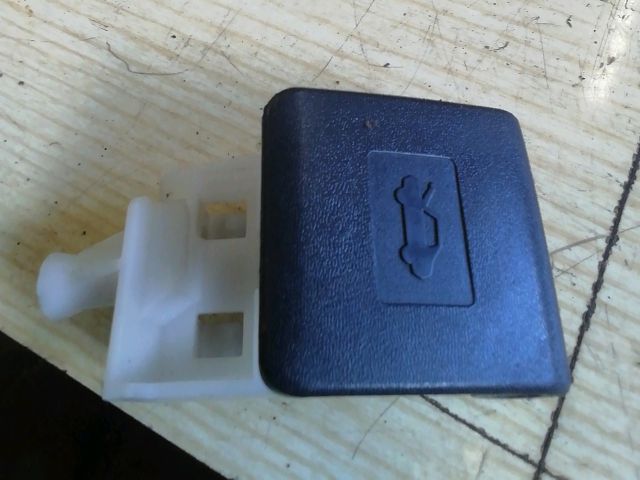 bontott TOYOTA YARIS Motorháztető Nyitó Kar / Gomb