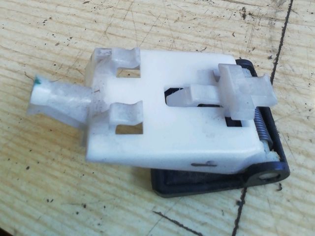 bontott TOYOTA YARIS Motorháztető Nyitó Kar / Gomb