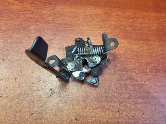 bontott TOYOTA YARIS Motorháztető Zárszerkezet