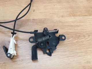 bontott TOYOTA YARIS Motorháztető Zárszerkezet