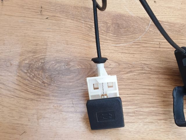 bontott TOYOTA YARIS Motorháztető Zárszerkezet