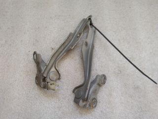 bontott TOYOTA YARIS Motorháztető Zsanér Pár