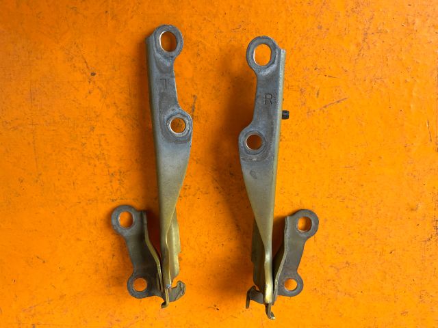 bontott TOYOTA YARIS Motorháztető Zsanér Pár