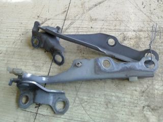 bontott TOYOTA YARIS Motorháztető Zsanér Pár