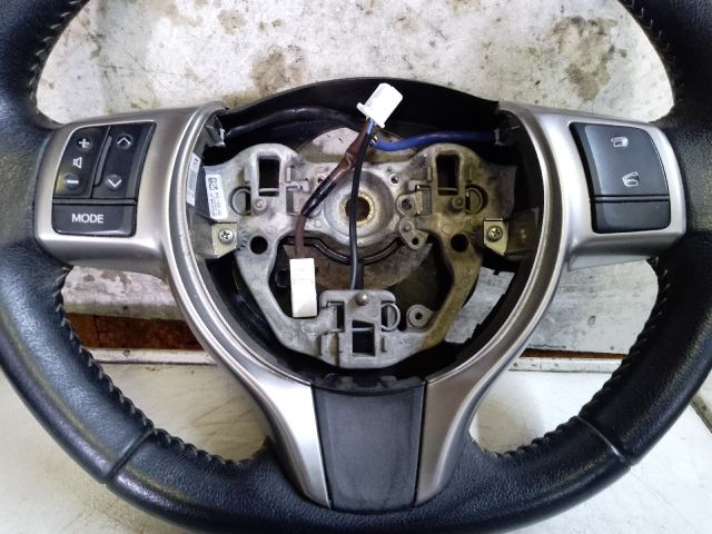 bontott TOYOTA YARIS Multikormány