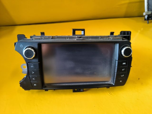 bontott TOYOTA YARIS Navigációs Fejegység