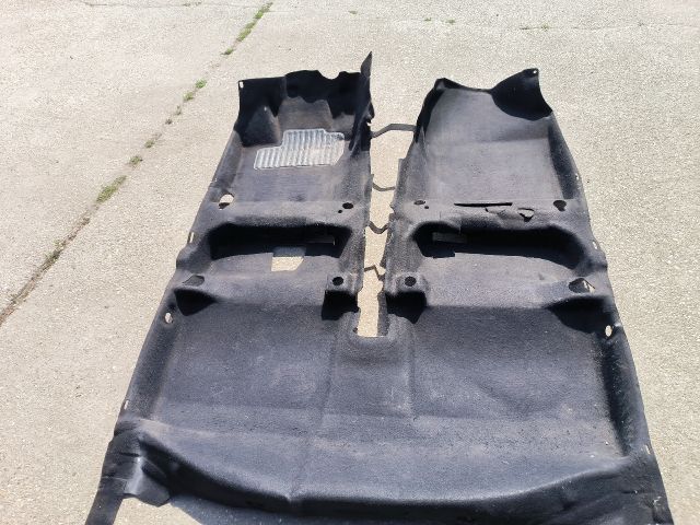 bontott TOYOTA YARIS Padlószőnyeg