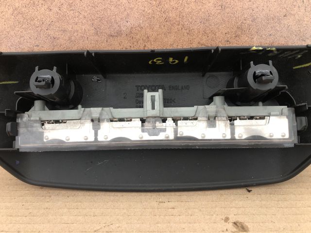 bontott TOYOTA YARIS Pótféklámpa