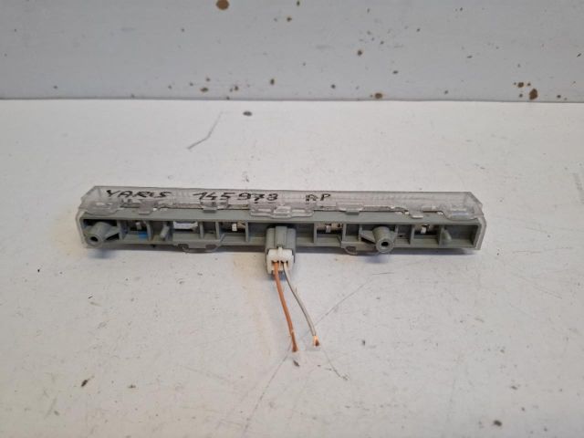 bontott TOYOTA YARIS Pótféklámpa