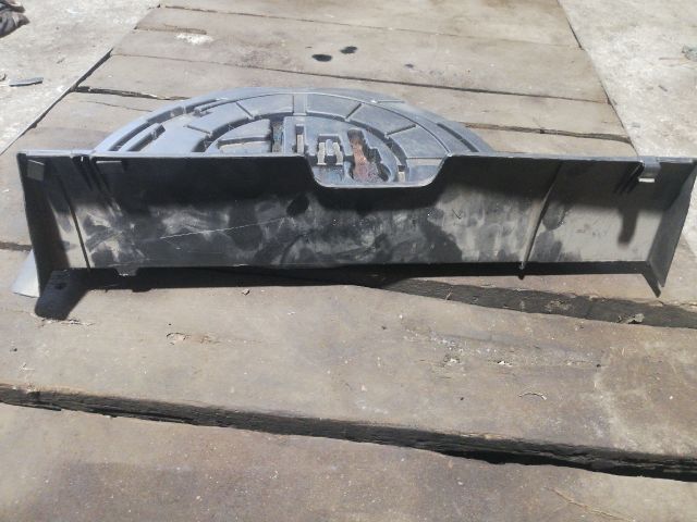 bontott TOYOTA YARIS Pótkerék Szerszámtartó