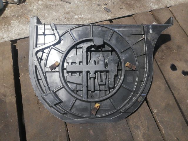 bontott TOYOTA YARIS Pótkerék Szerszámtartó