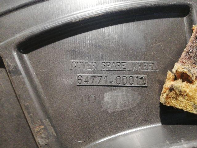 bontott TOYOTA YARIS Pótkerék Szerszámtartó