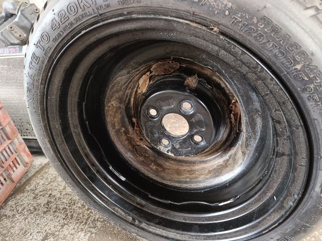 bontott TOYOTA YARIS Pótkerék