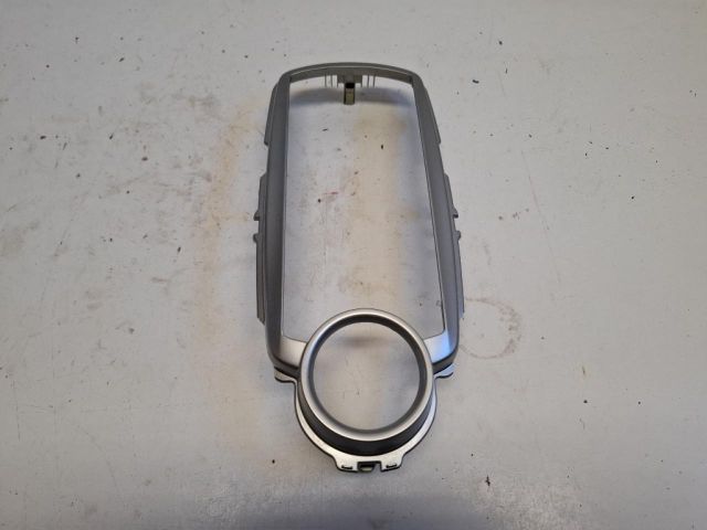 bontott TOYOTA YARIS Rádió / CD Keret