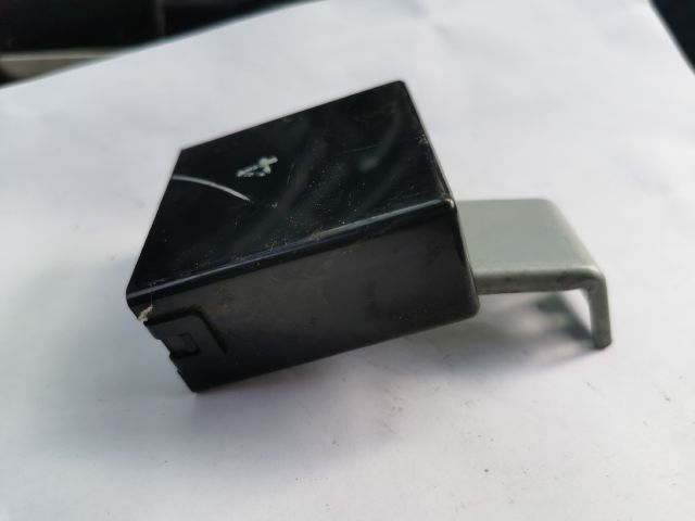 bontott TOYOTA YARIS Relé