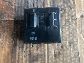 bontott TOYOTA YARIS Relé