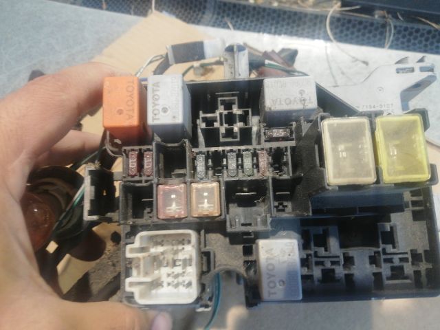 bontott TOYOTA YARIS Relé