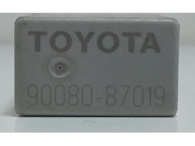 bontott TOYOTA YARIS Relé