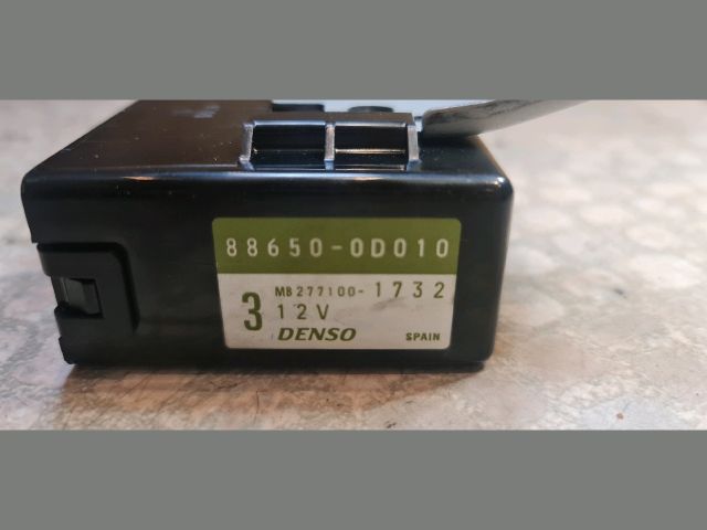 bontott TOYOTA YARIS Relé