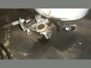 bontott TOYOTA YARIS Tankajtó Nyitó Bowden