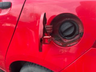 bontott TOYOTA YARIS Tankajtó