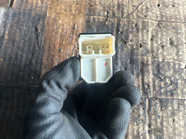 bontott TOYOTA YARIS Tükör Kapcsoló