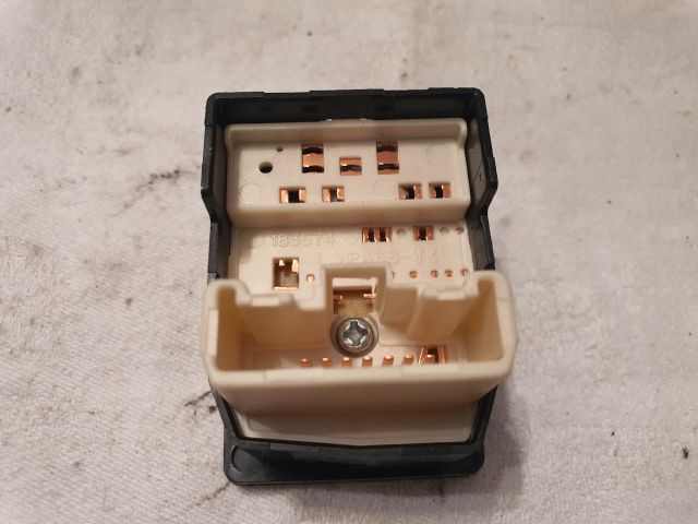 bontott TOYOTA YARIS Tükör Kapcsoló